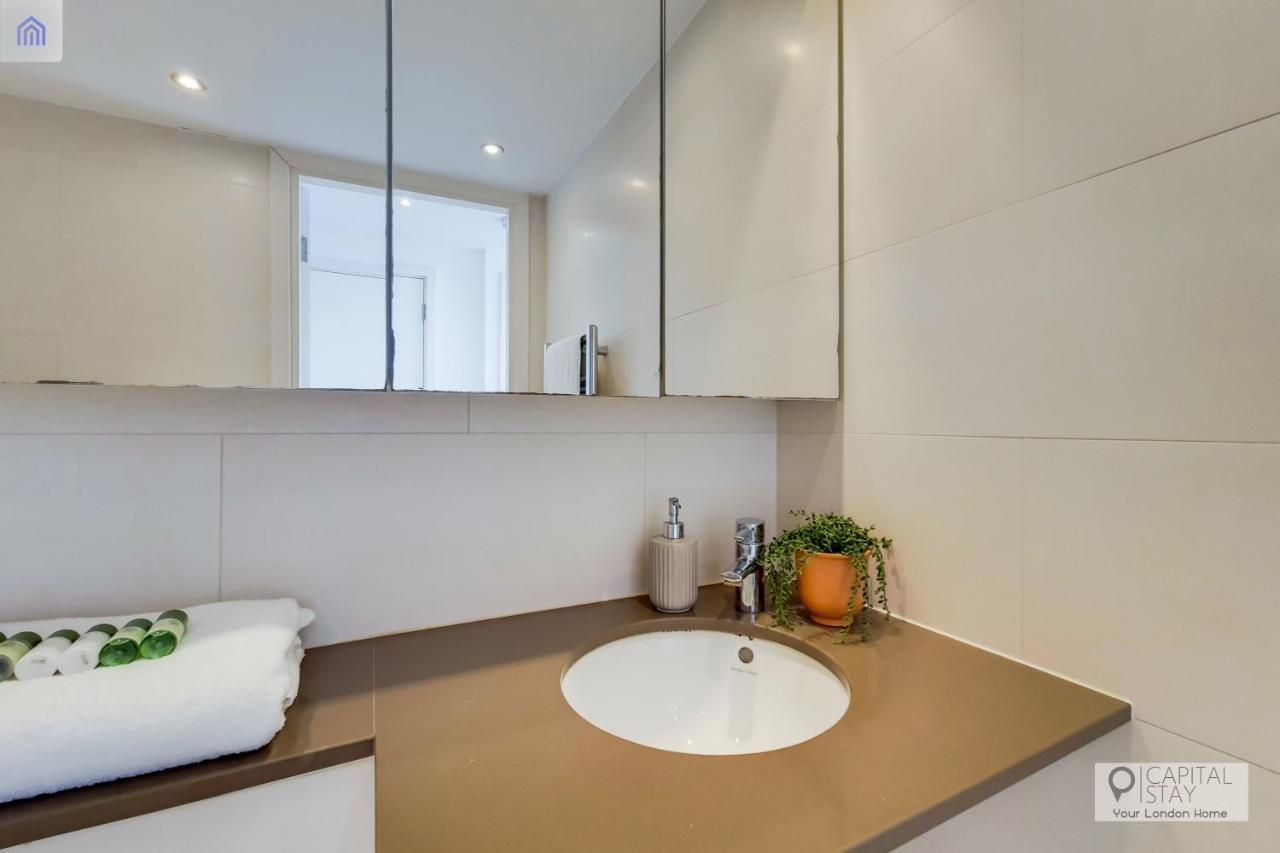 Two Bedroom Apartment - London Excel Stays Екстериор снимка