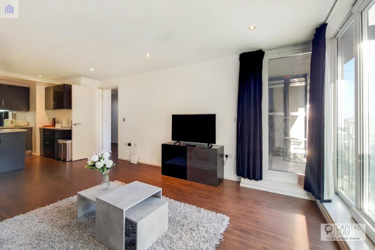 Two Bedroom Apartment - London Excel Stays Екстериор снимка